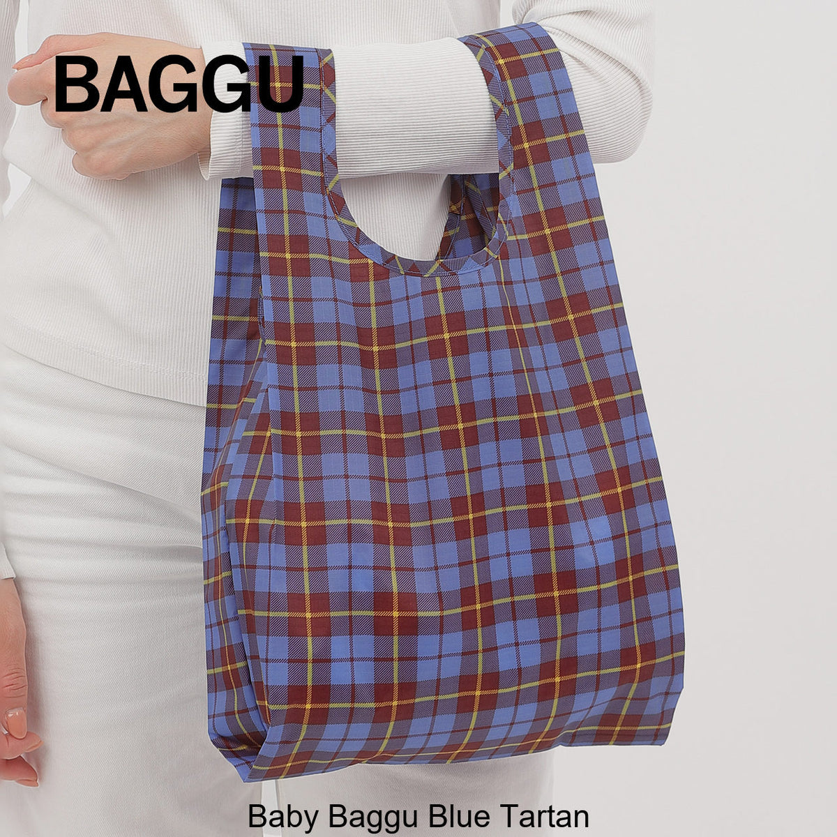 BABY BAGGU ブルータータン 持った時のサイズ感