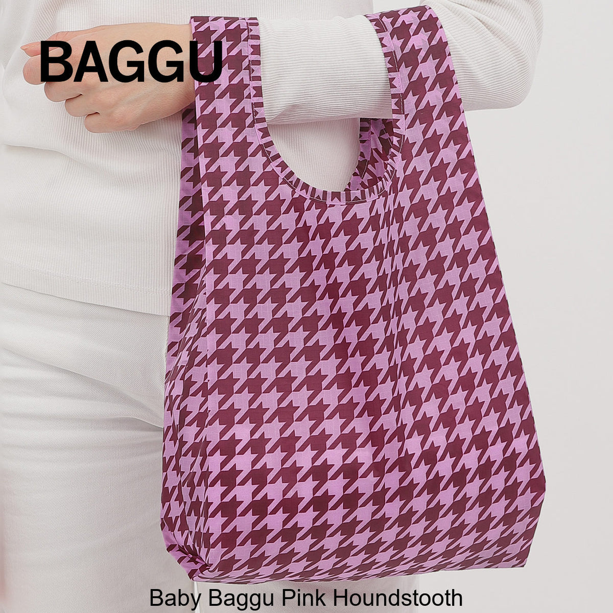 BABY BAGGU ピンクチドリ 持った時のサイズ感