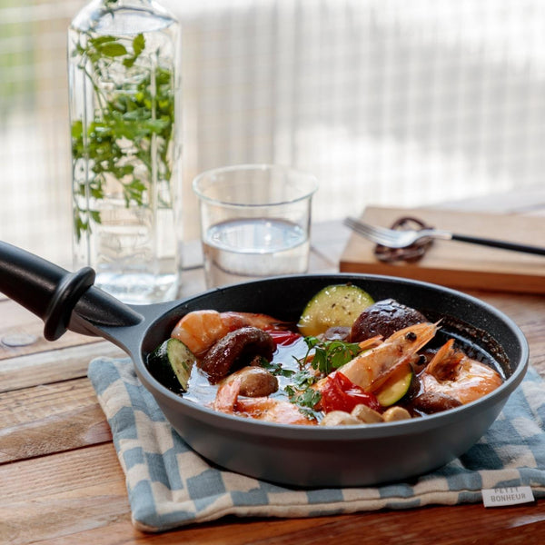 【アウトレット】フライパン28cm  当店オリジナル Peacetar Black Label アルミ鋳物フライパン【送料無料】 - 鍋・フライパン・キッチン用品と雑貨の専門店 『NABESTORE』